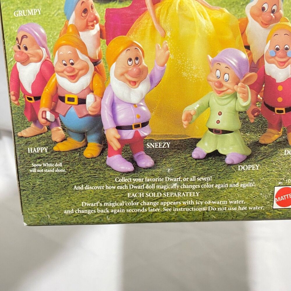 1992 Mattel Disney Snow White and the 7 Dwarfs Doc Doll Magic Color Change - Picture 8 of 9